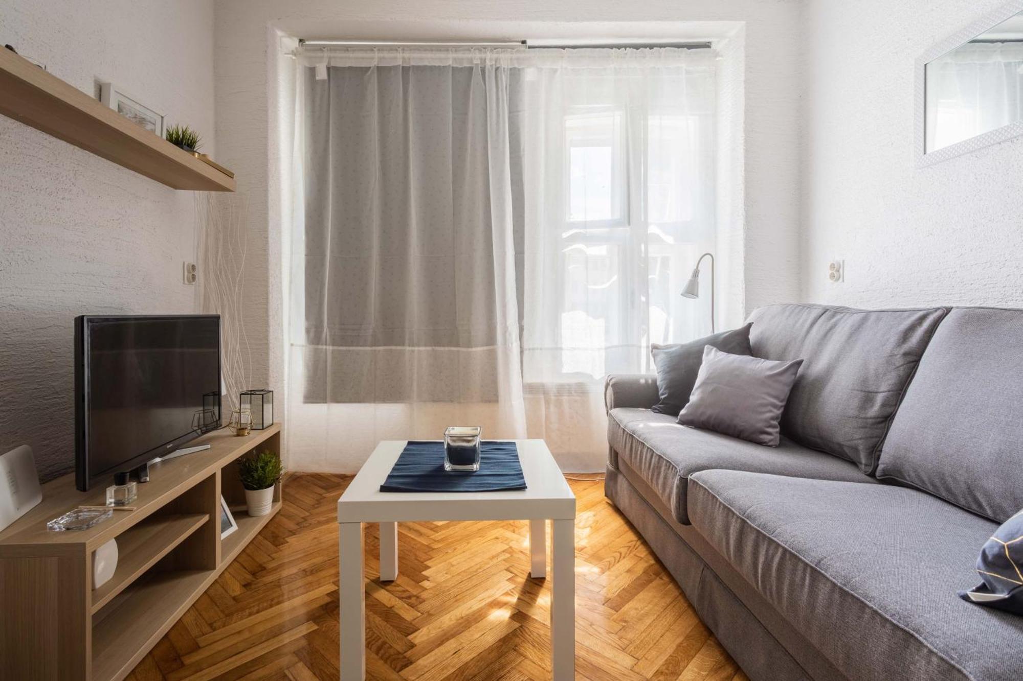 Apartment Petra By Blue Apartments Zagreb Bagian luar foto