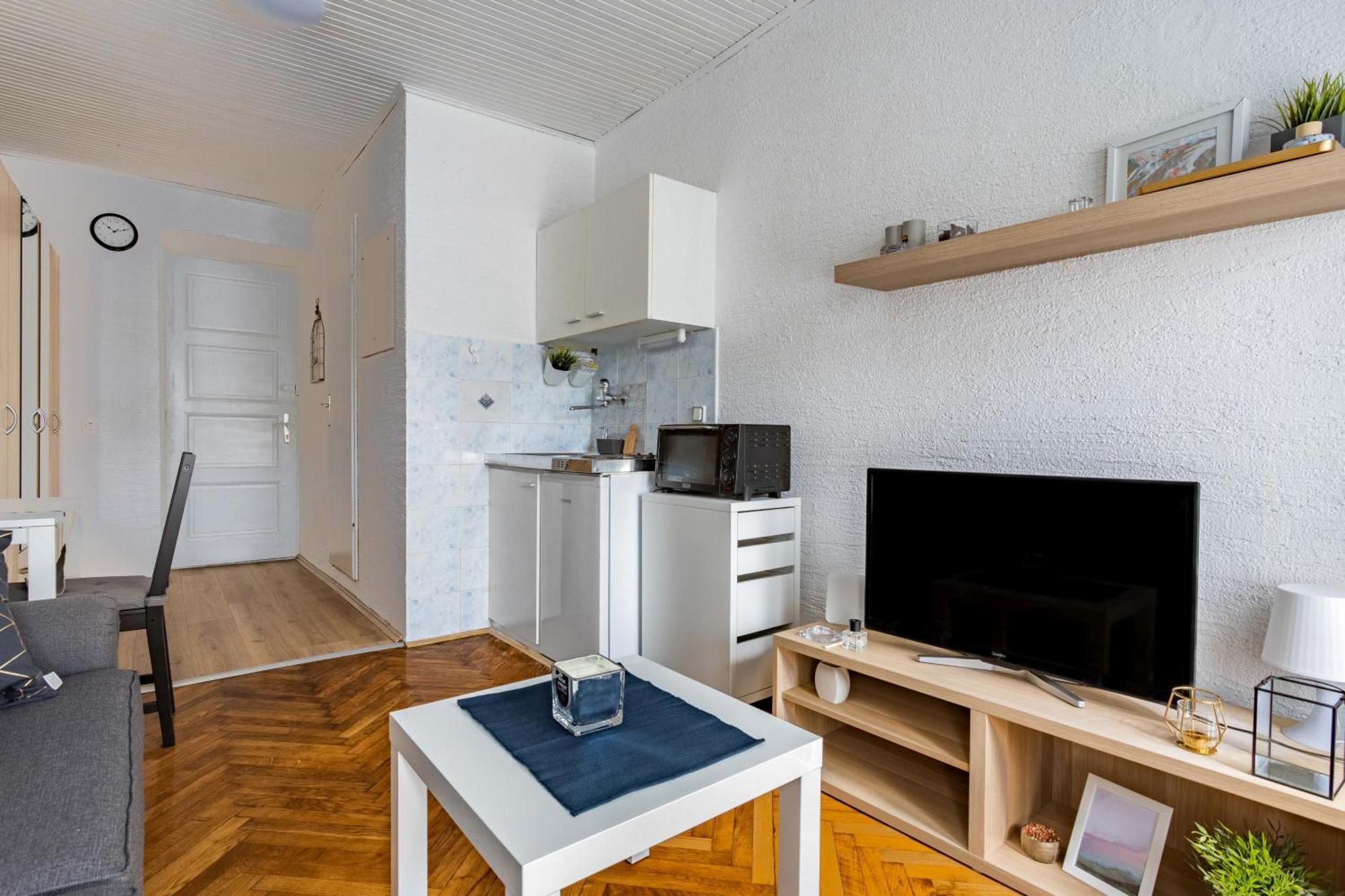Apartment Petra By Blue Apartments Zagreb Bagian luar foto