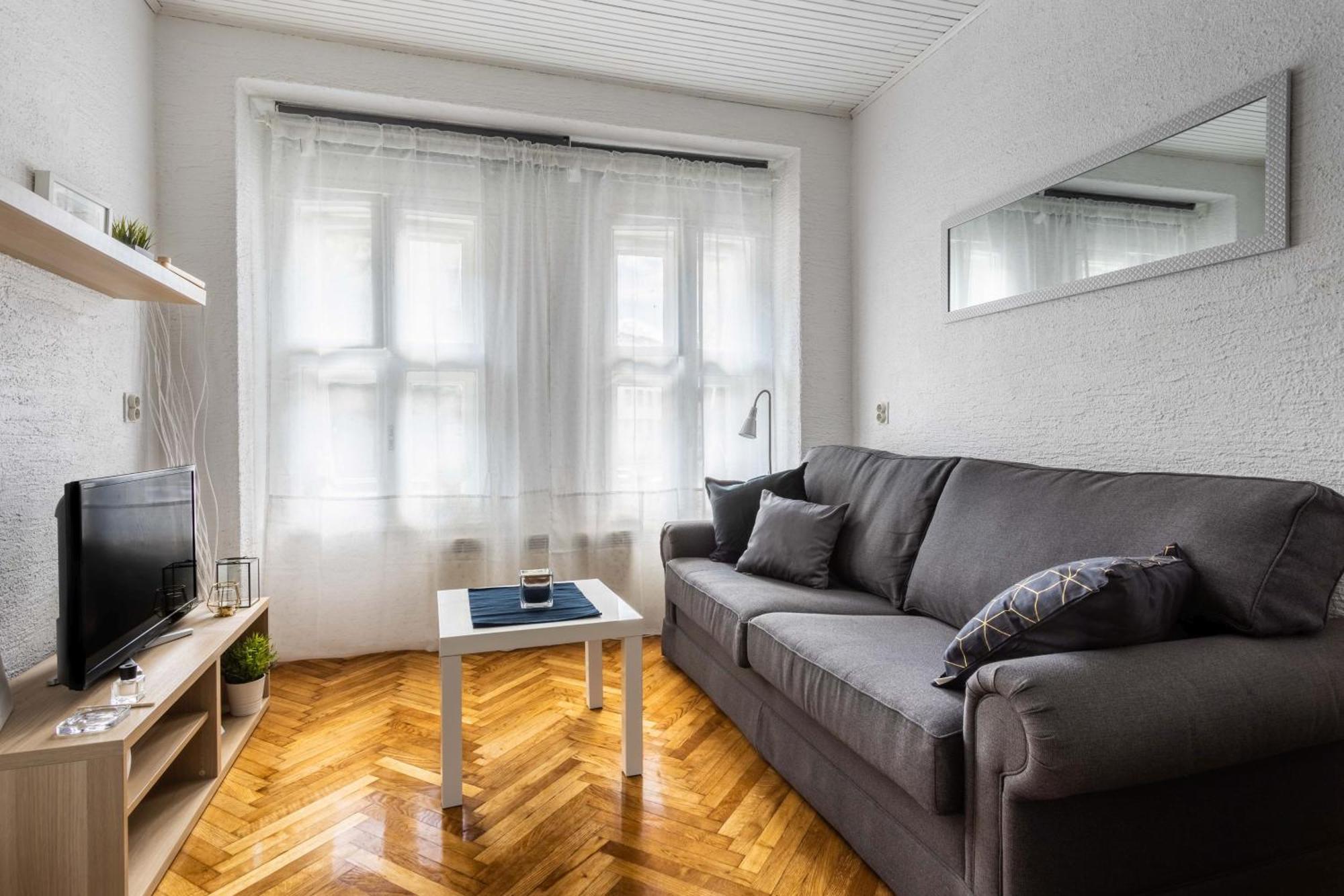 Apartment Petra By Blue Apartments Zagreb Bagian luar foto